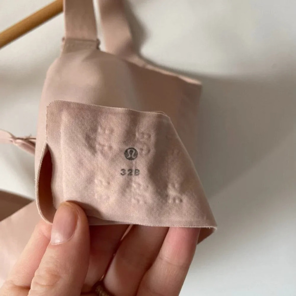 Lululemon Hold True  Lightweight Soft Bra Nude Beige Misty Shell 32B - Picture 7 of 7